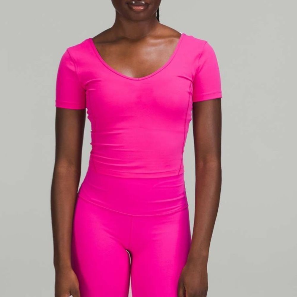 Lululemon Align Long‎ Sleeve Shirt
Hot Pink Size 6 NWT - Picture 5 of 8